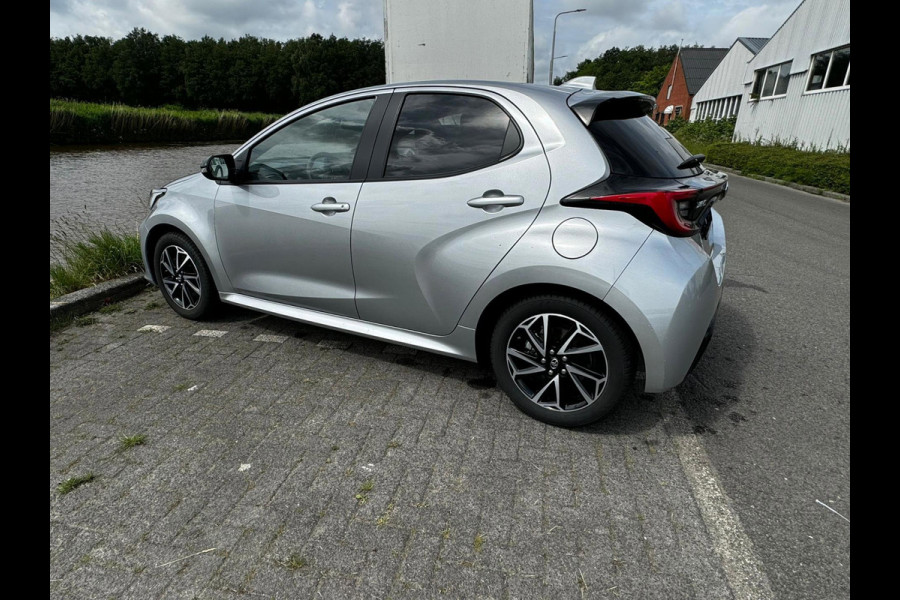 Toyota Yaris 1.5 Hybrid Executive stuur en stoelverwarm. half leer HUD vol Toyota Yaris 1.5 Hybrid Executive stuur en stoelverwarm. half leer HUD vol