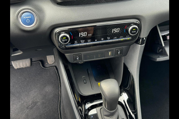 Toyota Yaris 1.5 Hybrid Executive stuur en stoelverwarm. half leer HUD vol Toyota Yaris 1.5 Hybrid Executive stuur en stoelverwarm. half leer HUD vol