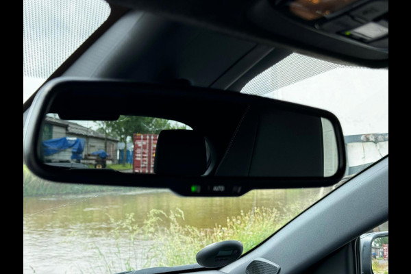 Toyota Yaris 1.5 Hybrid Executive stuur en stoelverwarm. half leer HUD vol Toyota Yaris 1.5 Hybrid Executive stuur en stoelverwarm. half leer HUD vol