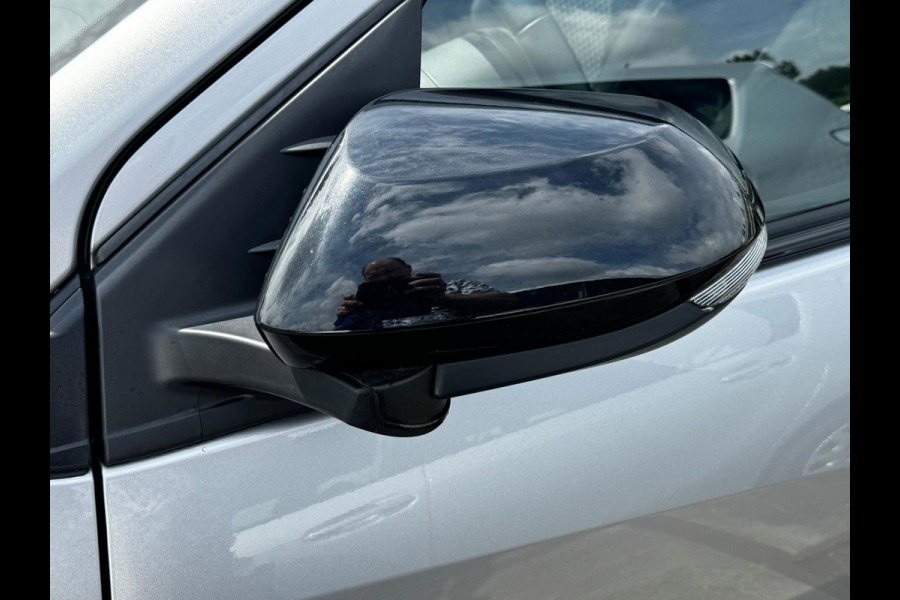 Toyota Yaris 1.5 Hybrid Executive stuur en stoelverwarm. half leer HUD vol Toyota Yaris 1.5 Hybrid Executive stuur en stoelverwarm. half leer HUD vol