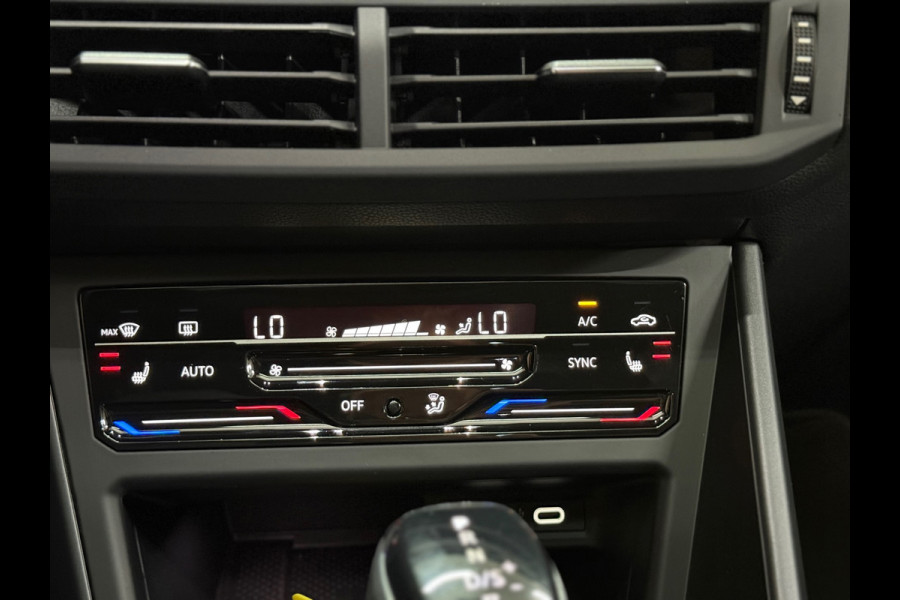 Volkswagen Taigo 1.0 TSI R-Line Business DSG | Pano | Virtual Cockpit | ACC | IQ.Light | Navi | Camera Volkswagen Taigo 1.0 TSI R-Line Business DSG | Pano | Virtual Cockpit | ACC | IQ.Light | Navi | Camera