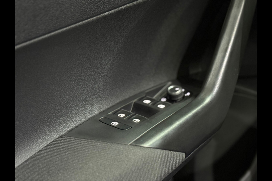 Volkswagen Taigo 1.0 TSI R-Line Business DSG | Pano | Virtual Cockpit | ACC | IQ.Light | Navi | Camera Volkswagen Taigo 1.0 TSI R-Line Business DSG | Pano | Virtual Cockpit | ACC | IQ.Light | Navi | Camera