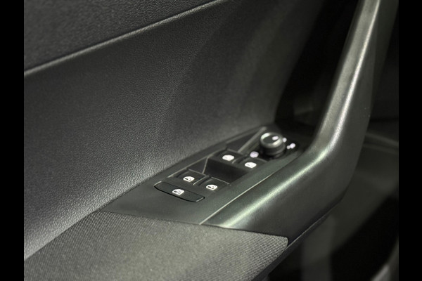 Volkswagen Taigo 1.0 TSI R-Line Business DSG | Pano | Virtual Cockpit | ACC | IQ.Light | Navi | Camera Volkswagen Taigo 1.0 TSI R-Line Business DSG | Pano | Virtual Cockpit | ACC | IQ.Light | Navi | Camera