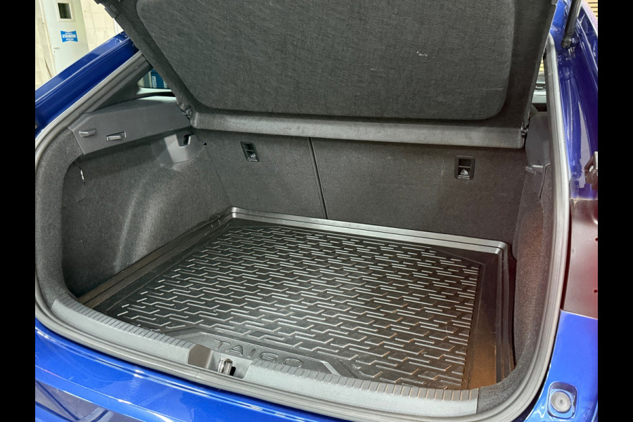 Volkswagen Taigo 1.0 TSI R-Line Business DSG | Pano | Virtual Cockpit | ACC | IQ.Light | Navi | Camera Volkswagen Taigo 1.0 TSI R-Line Business DSG | Pano | Virtual Cockpit | ACC | IQ.Light | Navi | Camera