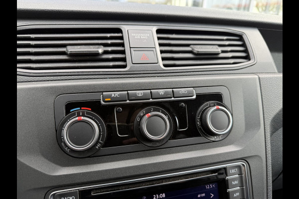 Volkswagen Caddy 2.0 TDI L1H1 Comfortline | NL-auto | 1e Eig | Navi | Carplay | Trekhaak | PDC Volkswagen Caddy 2.0 TDI L1H1 Comfortline | NL-auto | 1e Eig | Navi | Carplay | Trekhaak | PDC