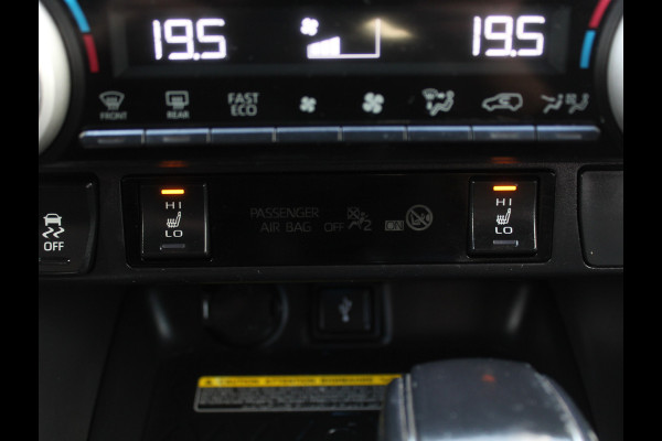 Toyota RAV4 2.5 Hybrid Bi-Tone CAMERA | ADAPCRUISE | LED | NAVI | STOELVERW | CLIMATE
