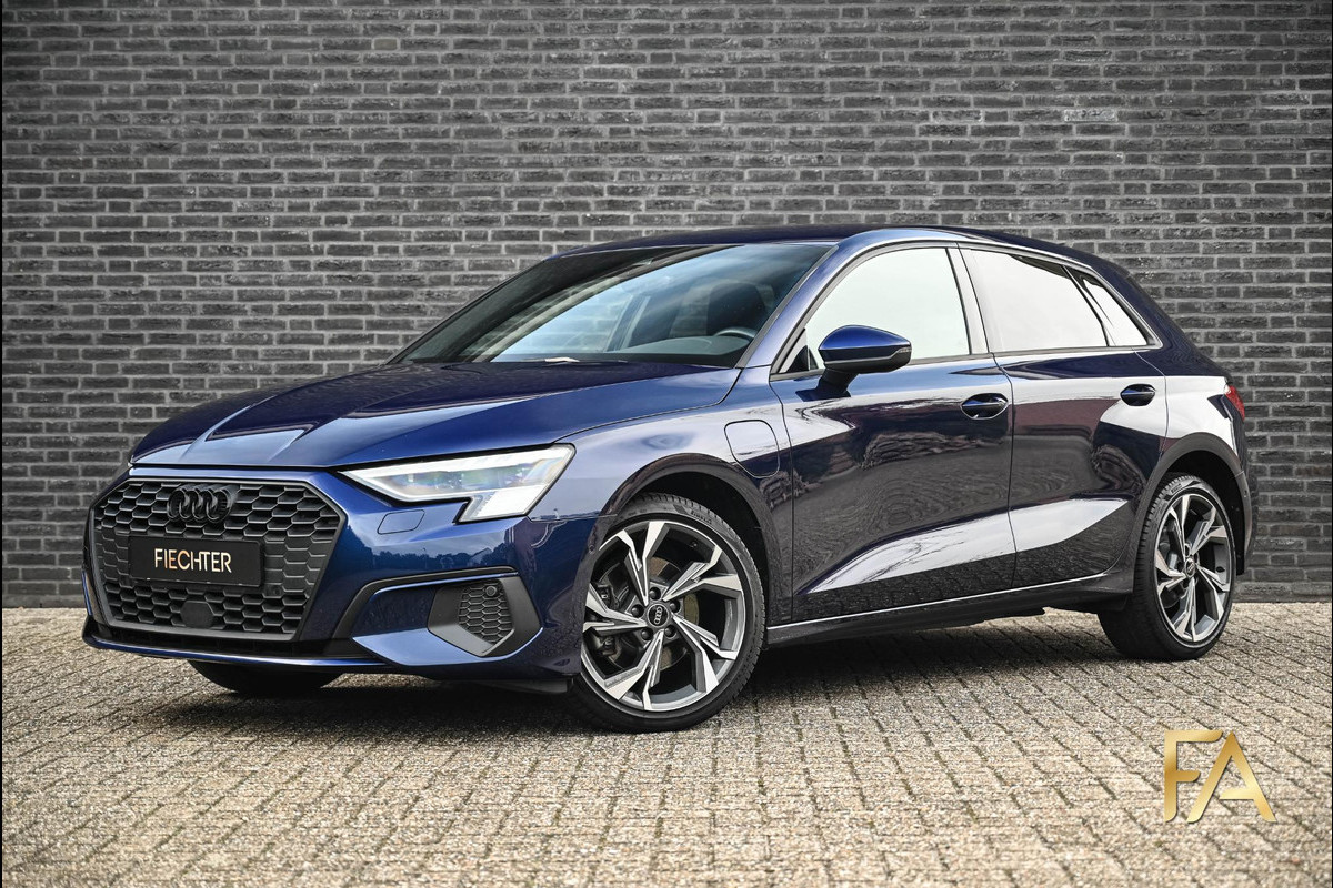 Audi A3 Sportback 40 TFSI e S Line RSseats|B&O|MatrixLED|18Inch|Sfeer|Massage| Audi A3 Sportback 40 TFSI e S Line RSseats|B&O|MatrixLED|18Inch|Sfeer|Massage|