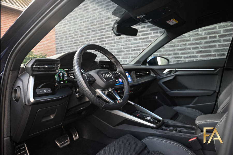 Audi A3 Sportback 40 TFSI e S Line RSseats|B&O|MatrixLED|18Inch|Sfeer|Massage| Audi A3 Sportback 40 TFSI e S Line RSseats|B&O|MatrixLED|18Inch|Sfeer|Massage|