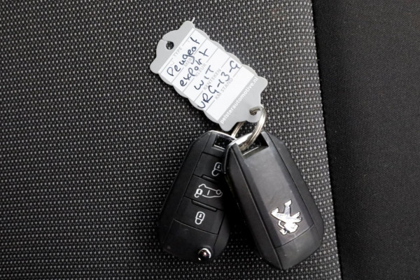 Peugeot Expert 1.5 BlueHDI 102pk Long Premium Airco/CarPlay/Camera 06-2022