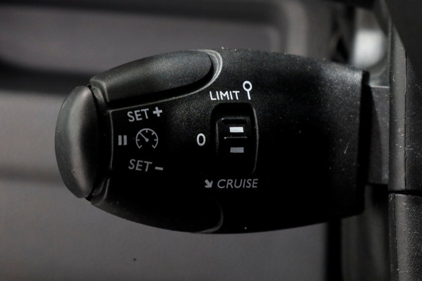 Peugeot Expert 1.5 BlueHDI 102pk Long Premium Airco/CarPlay/Camera 06-2022