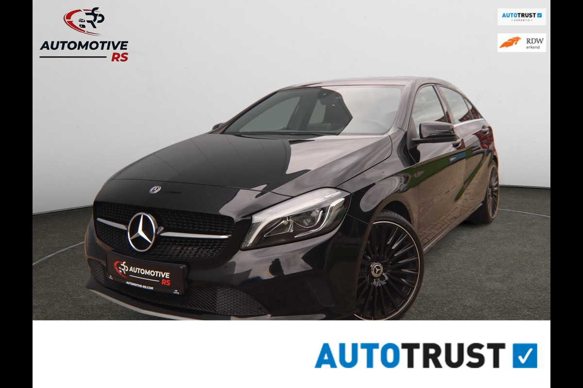 Mercedes-Benz A-Klasse 180 Business Solution AMG Aut.|19 Inch Camera Cruise Control led koplampen Navigatie Carplay & Android Auto
