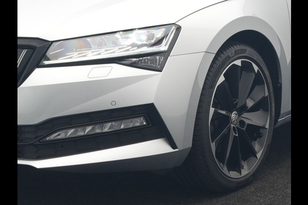 Škoda Superb Combi 1.4 TSI iV Sportline Plug In Hybrid 218pk Dealer O.H PHEV | Trekhaak Af Fabriek | Panodak | Adaptive Cruise | Camera | Alcantara Sportstoelen Memory & Verwarmd | Apple Carplay | Navigatie | Crystal LED | Sportstuur Vewarmd | Virtual | DAB | Škoda Superb Combi 1.4 TSI iV Sportline Plug In Hybrid 218pk Dealer O.H PHEV | Trekhaak Af Fabriek | Panodak | Adaptive Cruise | Camera | Alcantara Sportstoelen Memory & Verwarmd | Apple Carplay | Navigatie | Crystal LED | Sportstuur Vewarmd | Virtual | DAB |