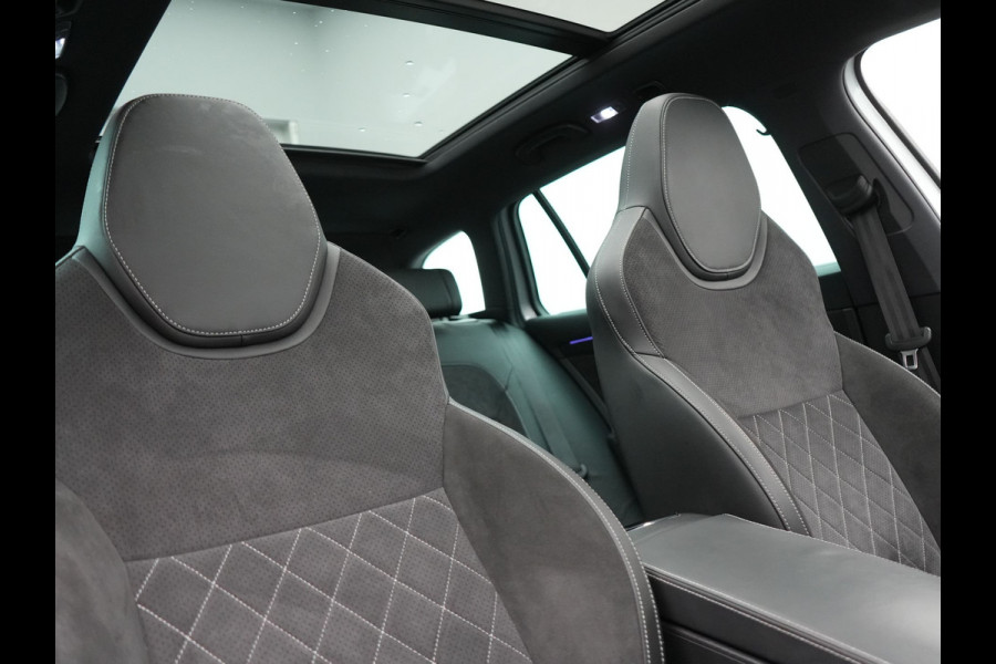 Škoda Superb Combi 1.4 TSI iV Sportline Plug In Hybrid 218pk Dealer O.H PHEV | Trekhaak Af Fabriek | Panodak | Adaptive Cruise | Camera | Alcantara Sportstoelen Memory & Verwarmd | Apple Carplay | Navigatie | Crystal LED | Sportstuur Vewarmd | Virtual | DAB | Škoda Superb Combi 1.4 TSI iV Sportline Plug In Hybrid 218pk Dealer O.H PHEV | Trekhaak Af Fabriek | Panodak | Adaptive Cruise | Camera | Alcantara Sportstoelen Memory & Verwarmd | Apple Carplay | Navigatie | Crystal LED | Sportstuur Vewarmd | Virtual | DAB |