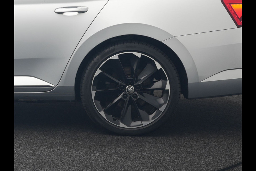 Škoda Superb Combi 1.4 TSI iV Sportline Plug In Hybrid 218pk Dealer O.H PHEV | Trekhaak Af Fabriek | Panodak | Adaptive Cruise | Camera | Alcantara Sportstoelen Memory & Verwarmd | Apple Carplay | Navigatie | Crystal LED | Sportstuur Vewarmd | Virtual | DAB | Škoda Superb Combi 1.4 TSI iV Sportline Plug In Hybrid 218pk Dealer O.H PHEV | Trekhaak Af Fabriek | Panodak | Adaptive Cruise | Camera | Alcantara Sportstoelen Memory & Verwarmd | Apple Carplay | Navigatie | Crystal LED | Sportstuur Vewarmd | Virtual | DAB |