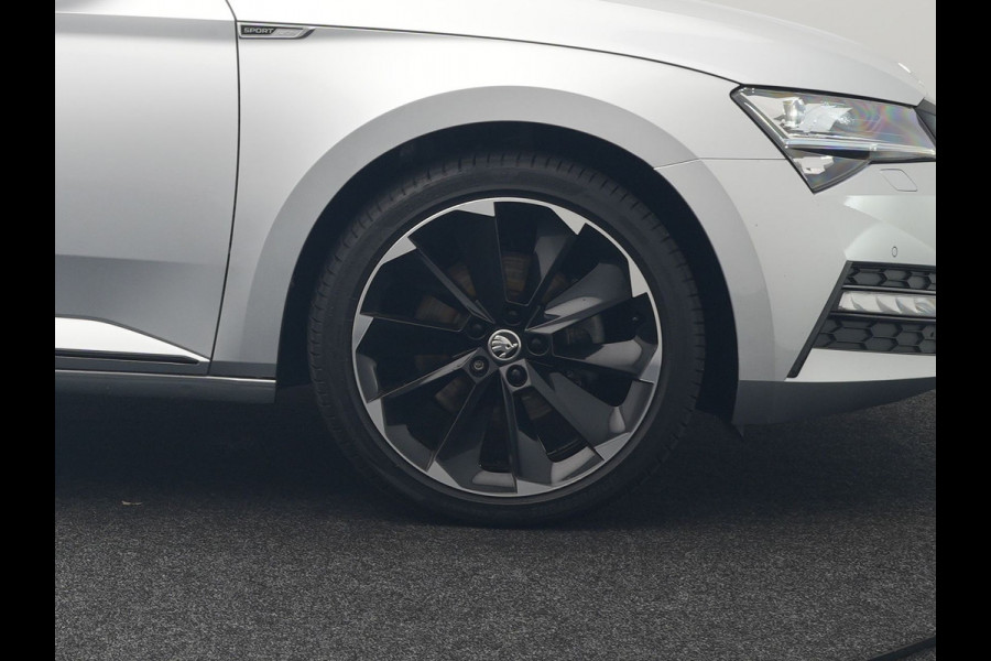 Škoda Superb Combi 1.4 TSI iV Sportline Plug In Hybrid 218pk Dealer O.H PHEV | Trekhaak Af Fabriek | Panodak | Adaptive Cruise | Camera | Alcantara Sportstoelen Memory & Verwarmd | Apple Carplay | Navigatie | Crystal LED | Sportstuur Vewarmd | Virtual | DAB | Škoda Superb Combi 1.4 TSI iV Sportline Plug In Hybrid 218pk Dealer O.H PHEV | Trekhaak Af Fabriek | Panodak | Adaptive Cruise | Camera | Alcantara Sportstoelen Memory & Verwarmd | Apple Carplay | Navigatie | Crystal LED | Sportstuur Vewarmd | Virtual | DAB |