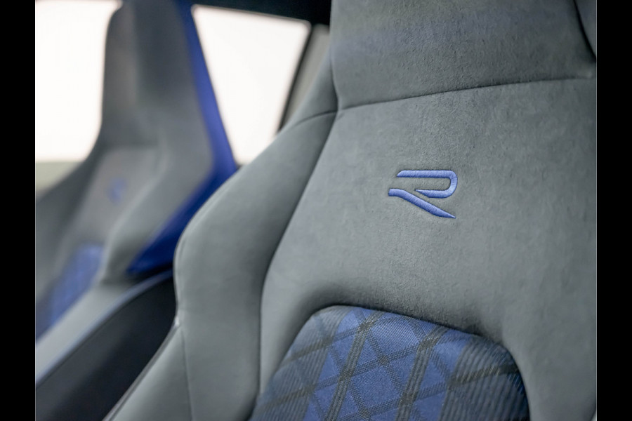 Volkswagen Golf 2.0 TSI R 4Motion | Pano