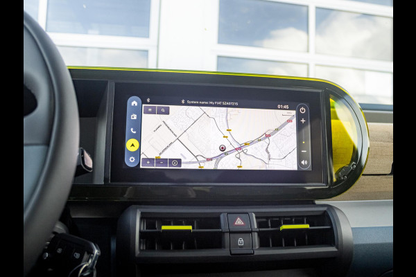 Fiat Grande Panda 1.2 Hybrid La Prima | Automaat | Camera | Clima | Apple Carplay | Cruise | Navi | 17" | Winter Pack Fiat Grande Panda 1.2 Hybrid La Prima | Automaat | Camera | Clima | Apple Carplay | Cruise | Navi | 17" | Winter Pack