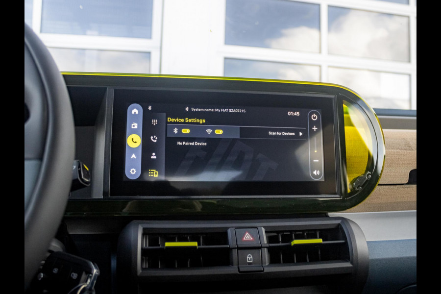 Fiat Grande Panda 1.2 Hybrid La Prima | Automaat | Camera | Clima | Apple Carplay | Cruise | Navi | 17" | Winter Pack Fiat Grande Panda 1.2 Hybrid La Prima | Automaat | Camera | Clima | Apple Carplay | Cruise | Navi | 17" | Winter Pack