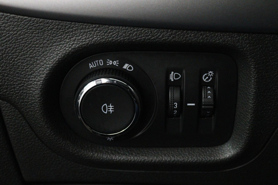 Opel Astra 1.0 Turbo Business (PARKEERSENSOREN, CRUISE CONTROL, NAVIGATIE, BLUETOOTH)