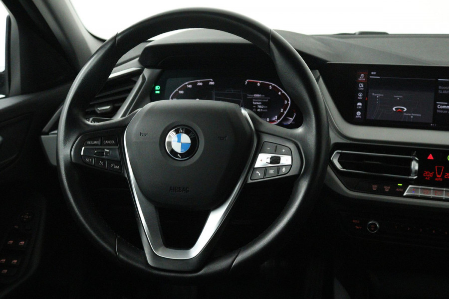 BMW 1-serie 118i Executive Edition (PARKEERSENSOREN, DIGITALE COCKPIT, NAVIGATIE, CRUISE CONTROL, DEALER ONDERHOUDEN)