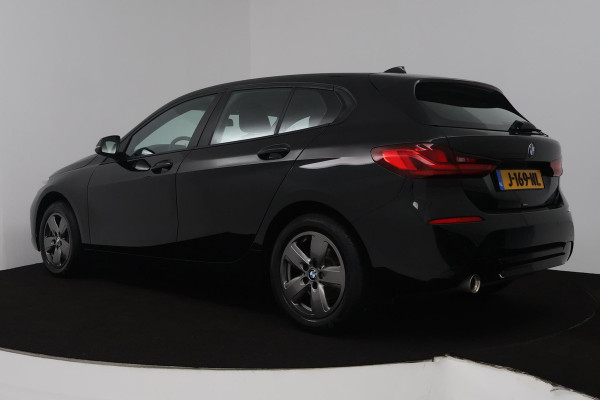 BMW 1-serie 118i Executive Edition (PARKEERSENSOREN, DIGITALE COCKPIT, NAVIGATIE, CRUISE CONTROL, DEALER ONDERHOUDEN)