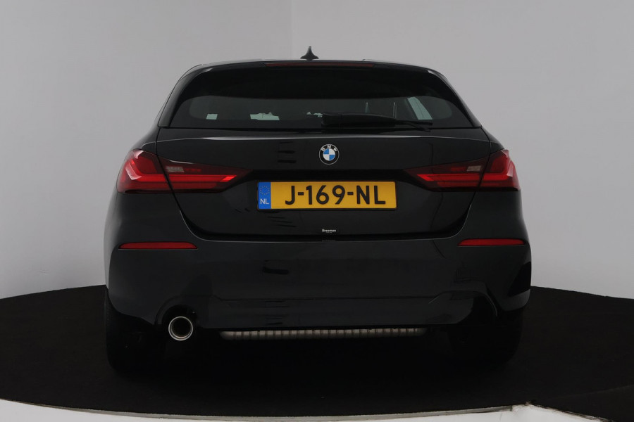 BMW 1-serie 118i Executive Edition (PARKEERSENSOREN, DIGITALE COCKPIT, NAVIGATIE, CRUISE CONTROL, DEALER ONDERHOUDEN)