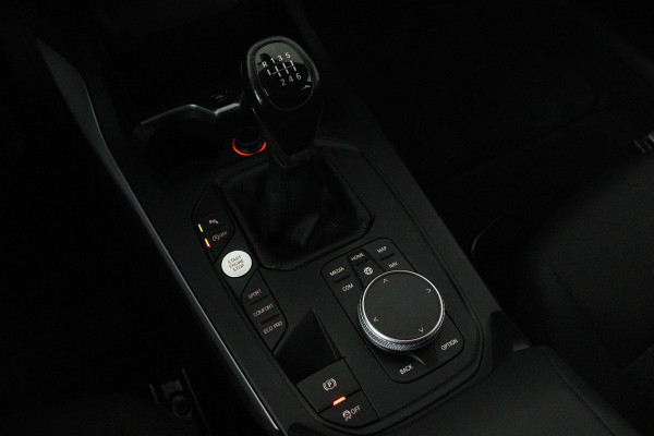 BMW 1-serie 118i Executive Edition (PARKEERSENSOREN, DIGITALE COCKPIT, NAVIGATIE, CRUISE CONTROL, DEALER ONDERHOUDEN)