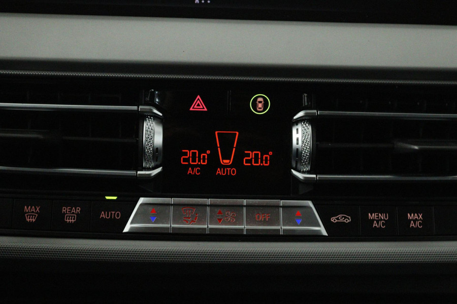 BMW 1-serie 118i Executive Edition (PARKEERSENSOREN, DIGITALE COCKPIT, NAVIGATIE, CRUISE CONTROL, DEALER ONDERHOUDEN)