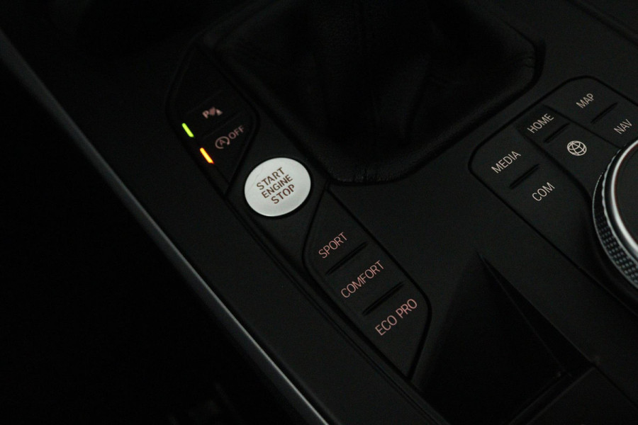 BMW 1-serie 118i Executive Edition (PARKEERSENSOREN, DIGITALE COCKPIT, NAVIGATIE, CRUISE CONTROL, DEALER ONDERHOUDEN)