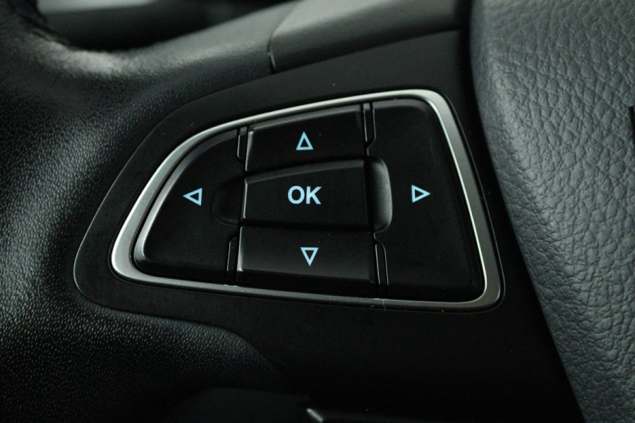 Ford Kuga 1.5 EcoBoost Titanium (PARKEERSENSOREN, ACHTERUITRIJCAMERA, LANE-ASSIST, CRUISE CONTROL, NAVIGATIE, SONY AUDIO)