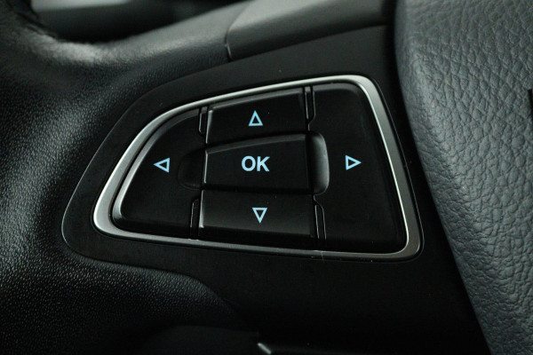 Ford Kuga 1.5 EcoBoost Titanium (PARKEERSENSOREN, ACHTERUITRIJCAMERA, LANE-ASSIST, CRUISE CONTROL, NAVIGATIE, SONY AUDIO)