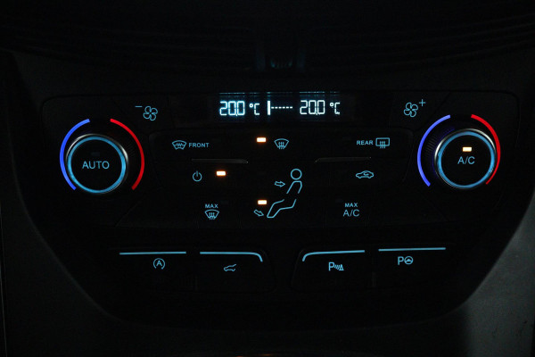 Ford Kuga 1.5 EcoBoost Titanium (PARKEERSENSOREN, ACHTERUITRIJCAMERA, LANE-ASSIST, CRUISE CONTROL, NAVIGATIE, SONY AUDIO)
