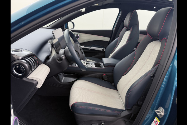 BYD ATTO 3 62kWh Design SOH 96% Panoramadak Leder+Elektr.Verst. Warmtepomp Adaptieve Cruise 360°Camera Apple Carplay Android Auto Elektr.Ac Verkeersbord detectie WiFi DAB Led Rijstrooksensor Keyless Smartphone Entry Fabrieksgarantie tot 12-12-2030 /150.000km Garantie op de LFP Accu tot 12-12-2030/200.000km €44.000,- Nieuw!