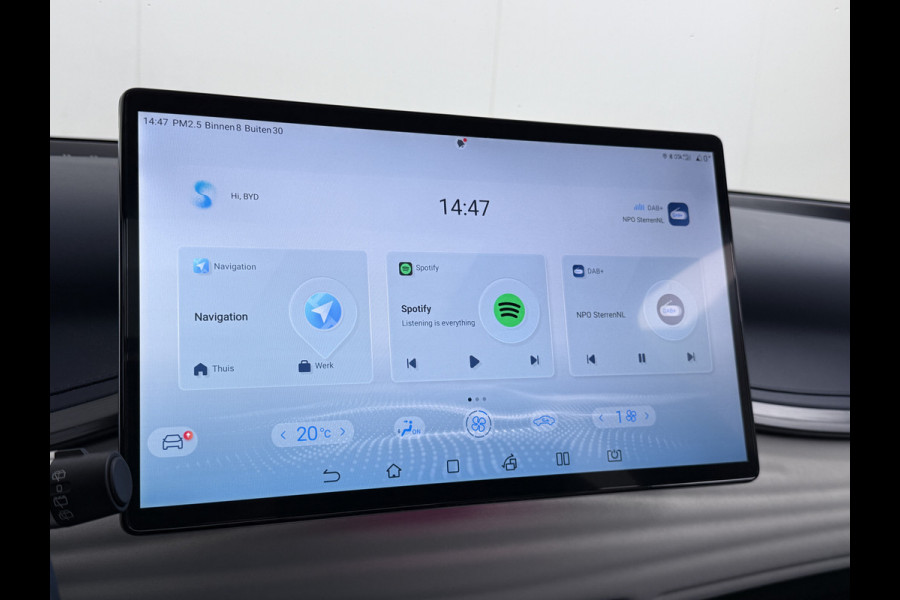 BYD ATTO 3 62kWh Design SOH 96% Panoramadak Leder+Elektr.Verst. Warmtepomp Adaptieve Cruise 360°Camera Apple Carplay Android Auto Elektr.Ac Verkeersbord detectie WiFi DAB Led Rijstrooksensor Keyless Smartphone Entry Fabrieksgarantie tot 12-12-2030 /150.000km Garantie op de LFP Accu tot 12-12-2030/200.000km €44.000,- Nieuw!