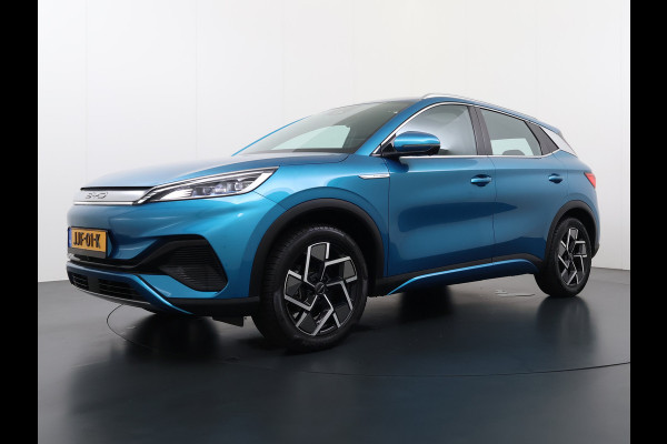BYD ATTO 3 62kWh Design SOH 96% Panoramadak Leder+Elektr.Verst. Warmtepomp Adaptieve Cruise 360°Camera Apple Carplay Android Auto Elektr.Ac Verkeersbord detectie WiFi DAB Led Rijstrooksensor Keyless Smartphone Entry Fabrieksgarantie tot 12-12-2030 /150.000km Garantie op de LFP Accu tot 12-12-2030/200.000km €44.000,- Nieuw!