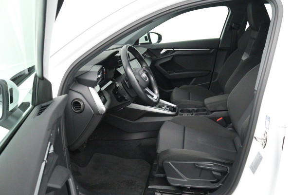 Audi A3 Sportback 30 TFSI Business edition (DIGITALE COCKPIT, CAMERA, LANE-ASSIST, CRUISE CONTROL ADAPTIEF, PARKEERSENSOREN) Audi A3 Sportback 30 TFSI Business edition (DIGITALE COCKPIT, CAMERA, LANE-ASSIST, CRUISE CONTROL ADAPTIEF, PARKEERSENSOREN)