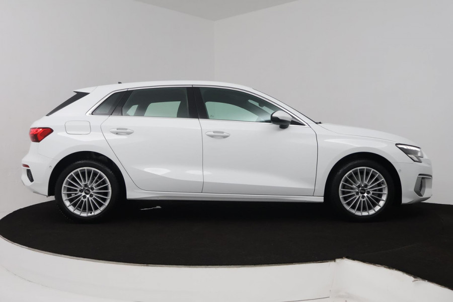 Audi A3 Sportback 30 TFSI Business edition (DIGITALE COCKPIT, CAMERA, LANE-ASSIST, CRUISE CONTROL ADAPTIEF, PARKEERSENSOREN) Audi A3 Sportback 30 TFSI Business edition (DIGITALE COCKPIT, CAMERA, LANE-ASSIST, CRUISE CONTROL ADAPTIEF, PARKEERSENSOREN)