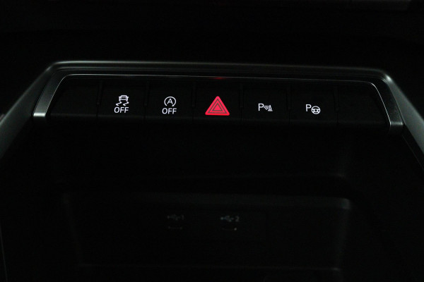 Audi A3 Sportback 30 TFSI Business edition (DIGITALE COCKPIT, CAMERA, LANE-ASSIST, CRUISE CONTROL ADAPTIEF, PARKEERSENSOREN) Audi A3 Sportback 30 TFSI Business edition (DIGITALE COCKPIT, CAMERA, LANE-ASSIST, CRUISE CONTROL ADAPTIEF, PARKEERSENSOREN)