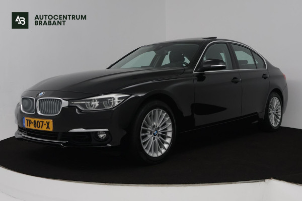BMW 3 Serie 318i Luxury Edition (PANORAMADAK, DIGITALE COCKPIT, STOELVERWARMING, NAVIGATIE, LEER)