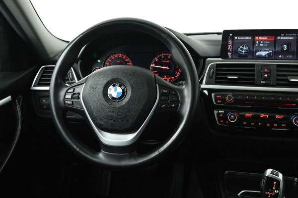 BMW 3 Serie 318i Luxury Edition (PANORAMADAK, DIGITALE COCKPIT, STOELVERWARMING, NAVIGATIE, LEER)