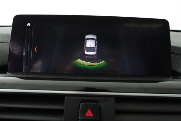 BMW 3 Serie 318i Luxury Edition (PANORAMADAK, DIGITALE COCKPIT, STOELVERWARMING, NAVIGATIE, LEER)