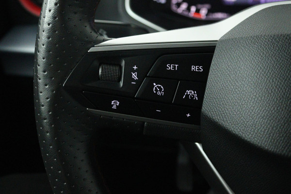 Seat Ibiza 1.0 EcoTSI FR Business Intense (DIGITALE COCKPIT, STOELVERWARMING, CRUISE ADAPTIEF, CARPLAY NAVIGATIE) Seat Ibiza 1.0 EcoTSI FR Business Intense (DIGITALE COCKPIT, STOELVERWARMING, CRUISE ADAPTIEF, CARPLAY NAVIGATIE)