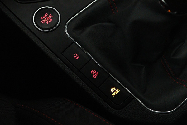 Seat Ibiza 1.0 TSI FR Business Intense (PANORAMADAK, CRUISE ADAPTIEF, ACHTERUITRIJCAMERA, CARPLAY NAVIGATIE, PARKEERSENSOREN) Seat Ibiza 1.0 TSI FR Business Intense (PANORAMADAK, CRUISE ADAPTIEF, ACHTERUITRIJCAMERA, CARPLAY NAVIGATIE, PARKEERSENSOREN)