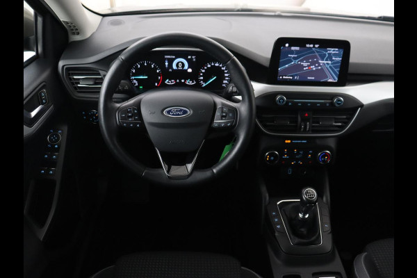 Ford Focus 1.0 EcoBoost Titanium | Trekhaak | Stoel & stuurverwarming | Carplay | Navigatie | Climate control | Keyless | Cruise control | Parkeerhulp | Bluetooth