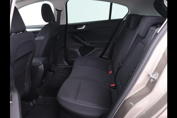 Ford Focus 1.0 EcoBoost Titanium | Trekhaak | Stoel & stuurverwarming | Carplay | Navigatie | Climate control | Keyless | Cruise control | Parkeerhulp | Bluetooth