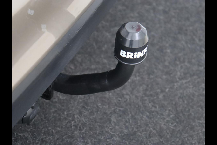 Ford Focus 1.0 EcoBoost Titanium | Trekhaak | Stoel & stuurverwarming | Carplay | Navigatie | Climate control | Keyless | Cruise control | Parkeerhulp | Bluetooth