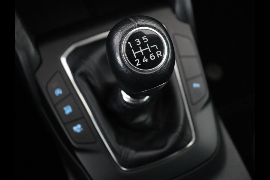 Ford Focus 1.0 EcoBoost Titanium | Trekhaak | Stoel & stuurverwarming | Carplay | Navigatie | Climate control | Keyless | Cruise control | Parkeerhulp | Bluetooth