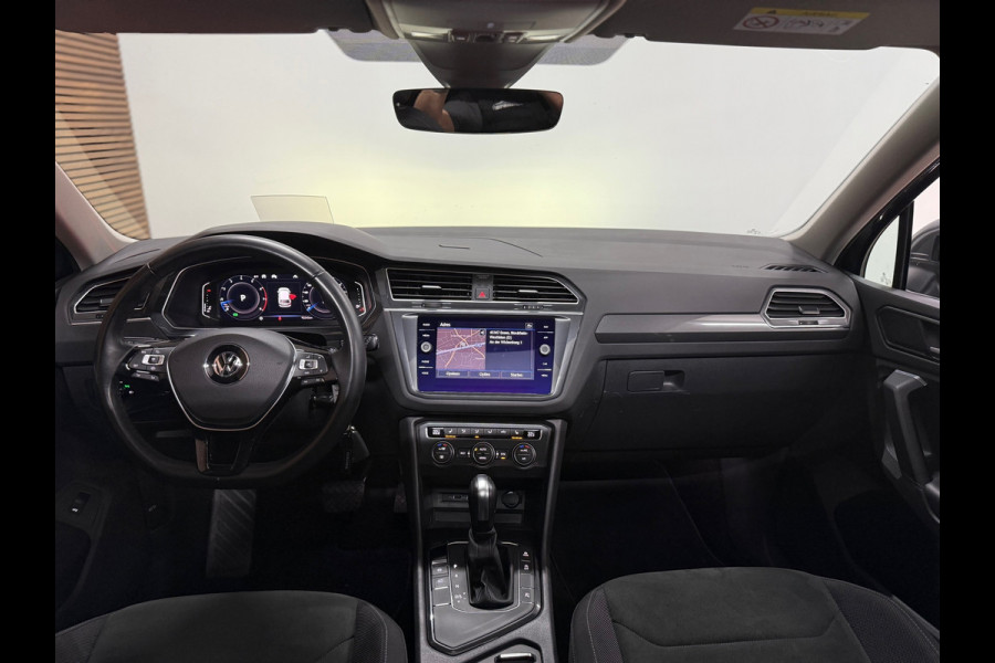 Volkswagen Tiguan 1.5 TSI ACT Highline | Pano | 360° Camera | Adaptive Cruise | HUD | Alcantara | 18' inch Volkswagen Tiguan 1.5 TSI ACT Highline | Pano | 360° Camera | Adaptive Cruise | HUD | Alcantara | 18' inch