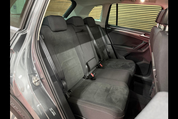 Volkswagen Tiguan 1.5 TSI ACT Highline | Pano | 360° Camera | Adaptive Cruise | HUD | Alcantara | 18' inch Volkswagen Tiguan 1.5 TSI ACT Highline | Pano | 360° Camera | Adaptive Cruise | HUD | Alcantara | 18' inch