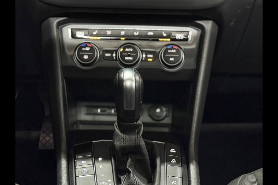 Volkswagen Tiguan 1.5 TSI ACT Highline | Pano | 360° Camera | Adaptive Cruise | HUD | Alcantara | 18' inch Volkswagen Tiguan 1.5 TSI ACT Highline | Pano | 360° Camera | Adaptive Cruise | HUD | Alcantara | 18' inch